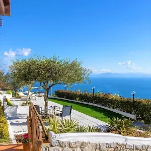 Il Giardino Di Rosa , Amalfi Italia